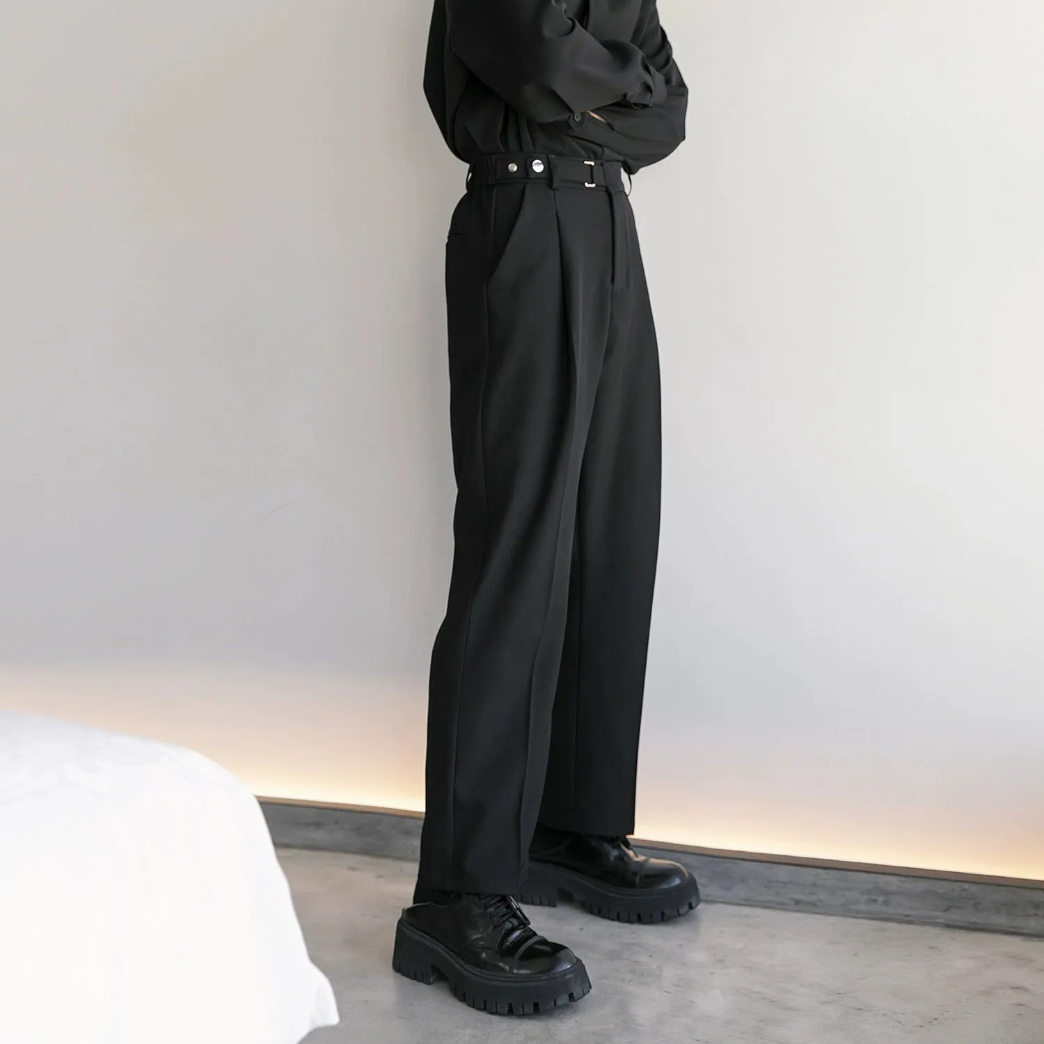 Chuan Straight Leg Pleated Pants