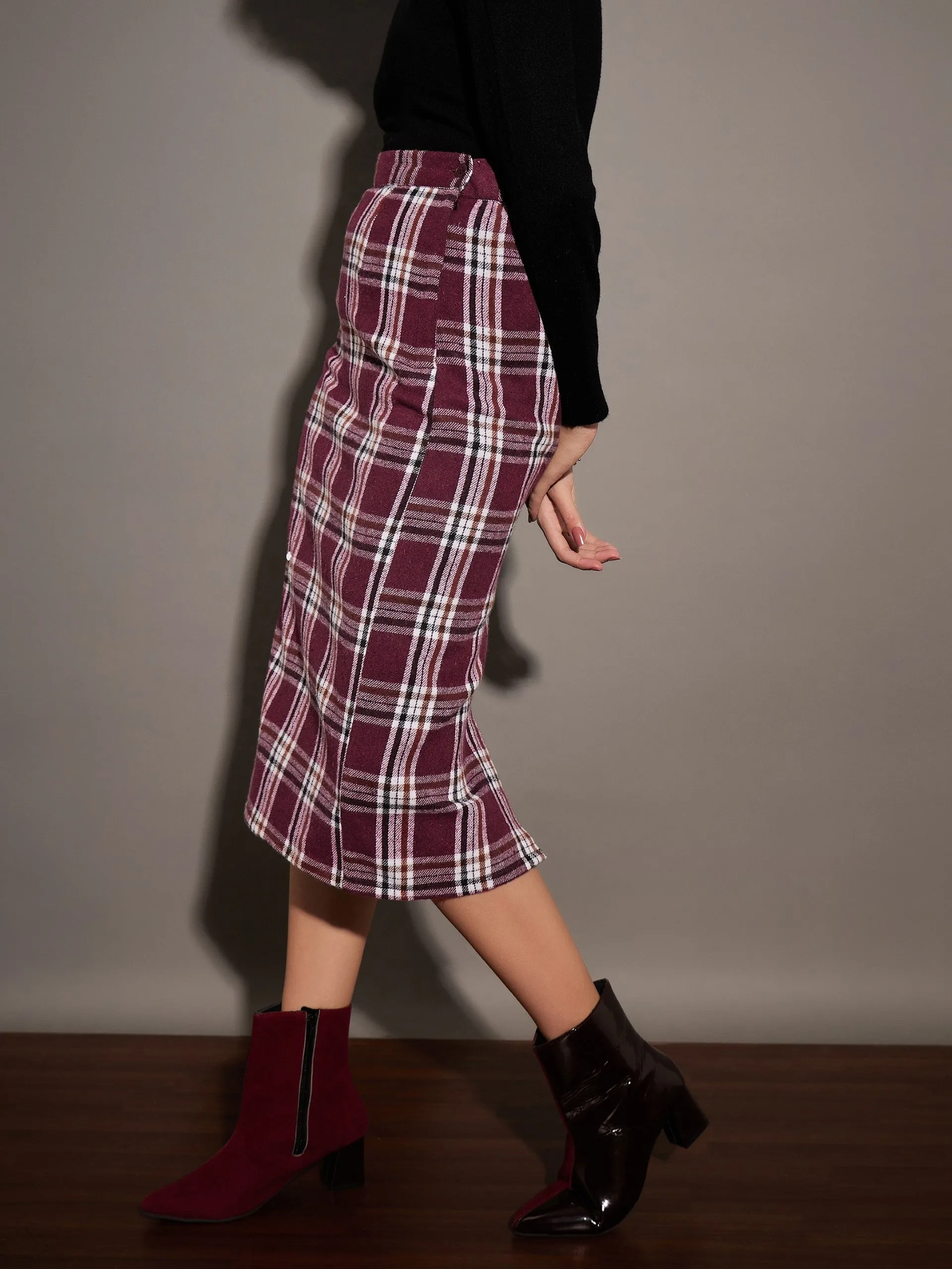 Women Maroon Yarn dyed Check Pencil Skirt