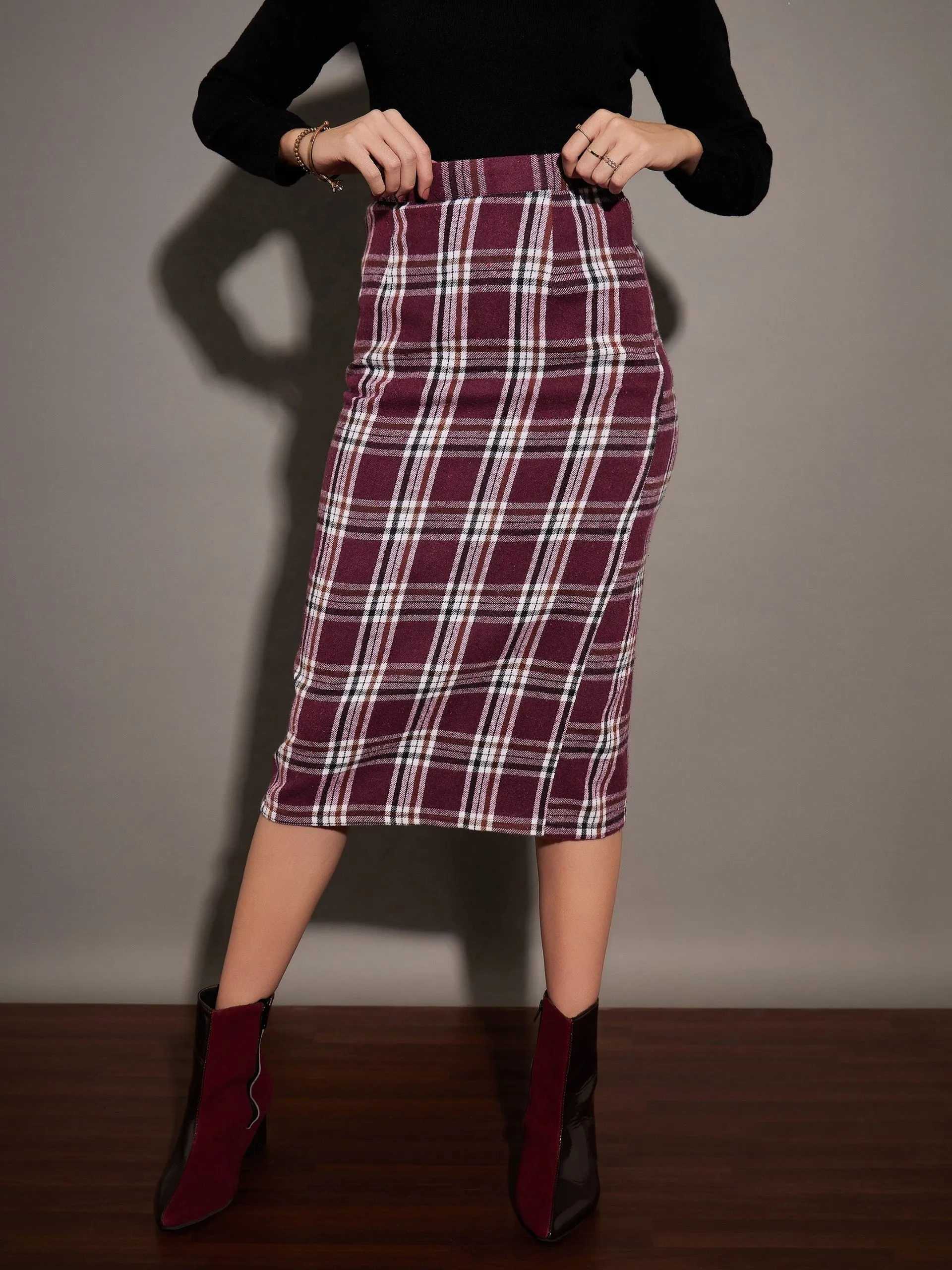 Women Maroon Yarn dyed Check Pencil Skirt