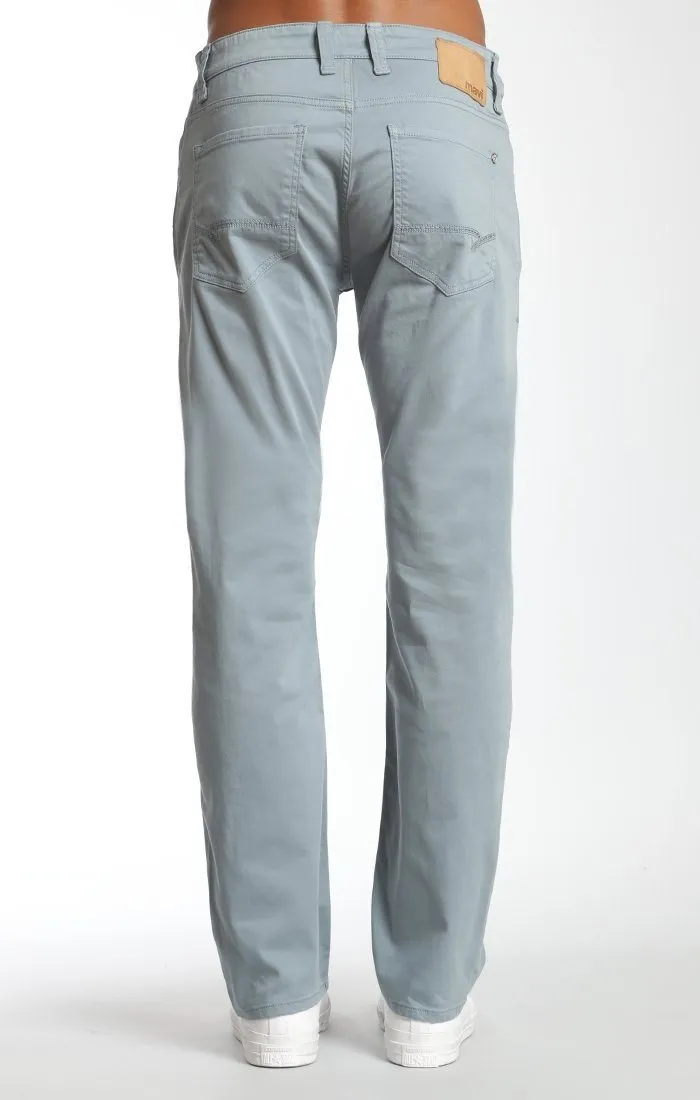 ZACH STRAIGHT LEG IN SMOKE BLUE TWILL